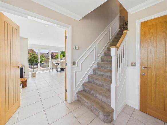 4 bed Detached for sale Image 5