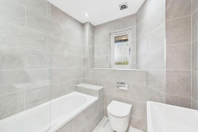 Main Bathroom Angle 1
