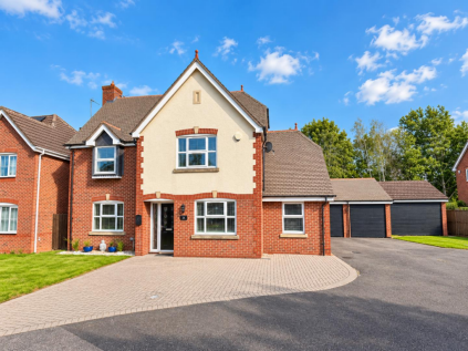 Swift Close, Grange Park, Northampton NN4