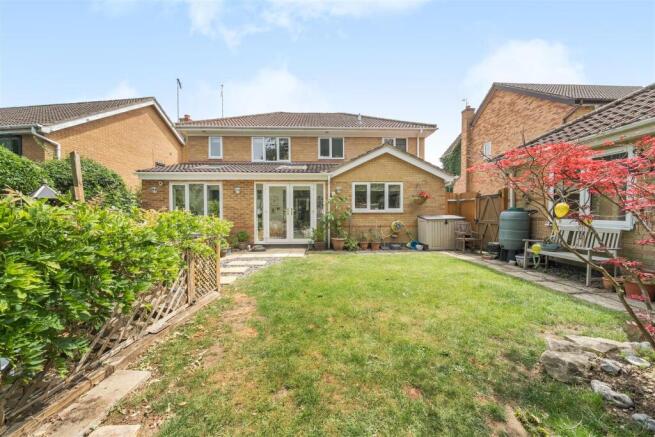 4 Old Oak Drive, Silverstone