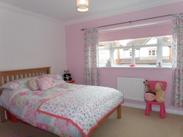 BEDROOM 2