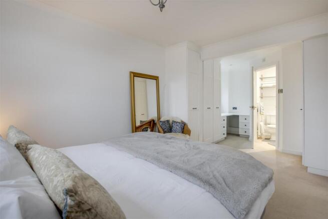 4 Selwood Way Bedroom 1.jpg