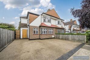 46, Pemberton Avenue, Romford RM2 6HA