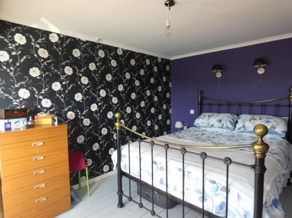 4 bed Semi-Detached for sale Image 6