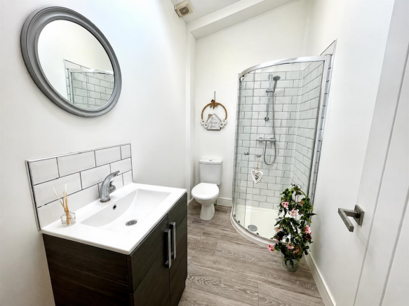 Bathroom (2).png