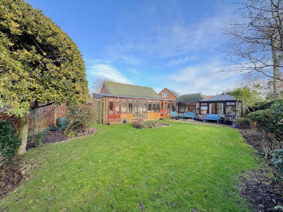 Enderley Court - Thornton Cleveleys - FY5 5JB photo 4