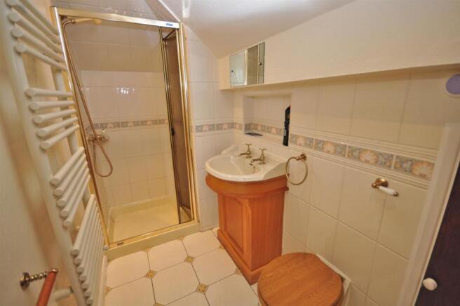 EN SUITE SHOWER ROOM
