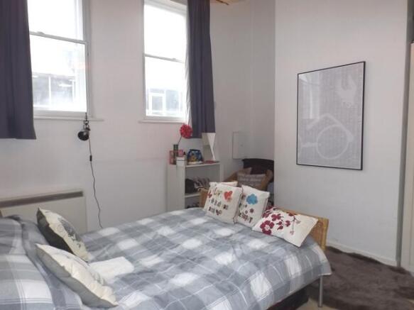 1 bed Apartment to rent Image 4