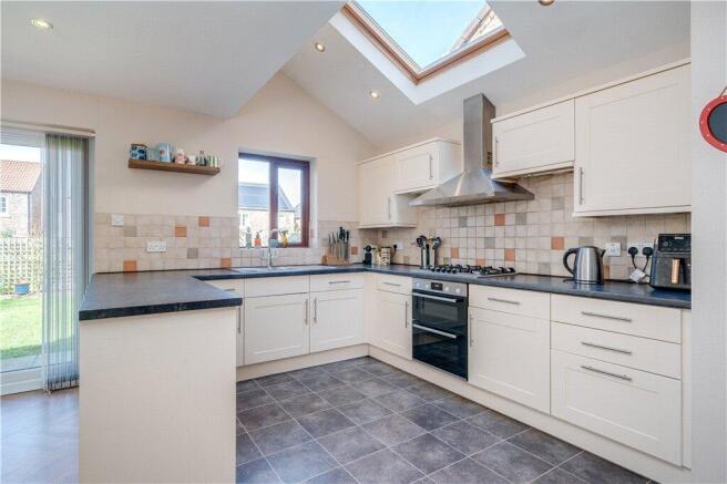 4 bed Detached for sale Image 6