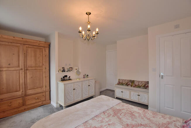 4 bed Detached for sale Image 12