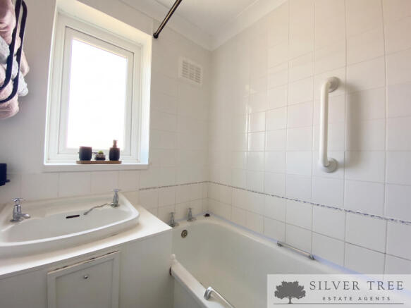 3 bed Terraced for sale Image 8