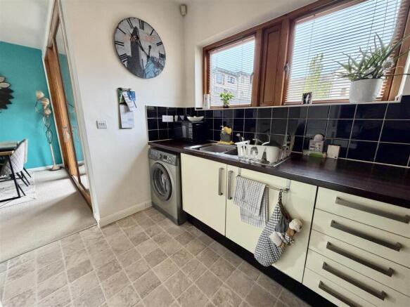 2 bed Detached for sale Image 6