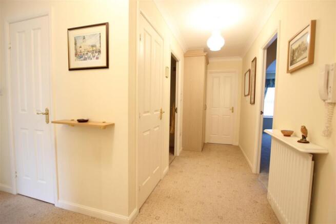 Hallway.JPG