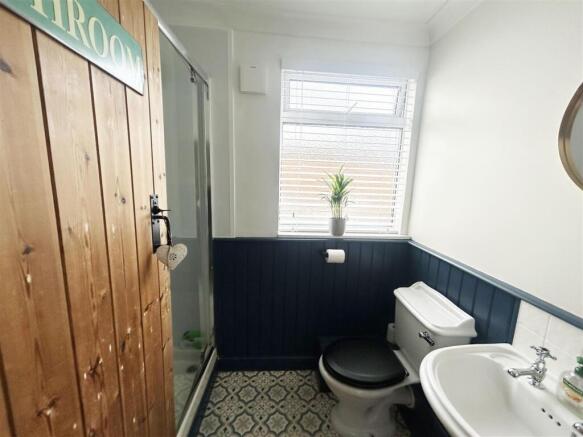 SHOWER ROOM