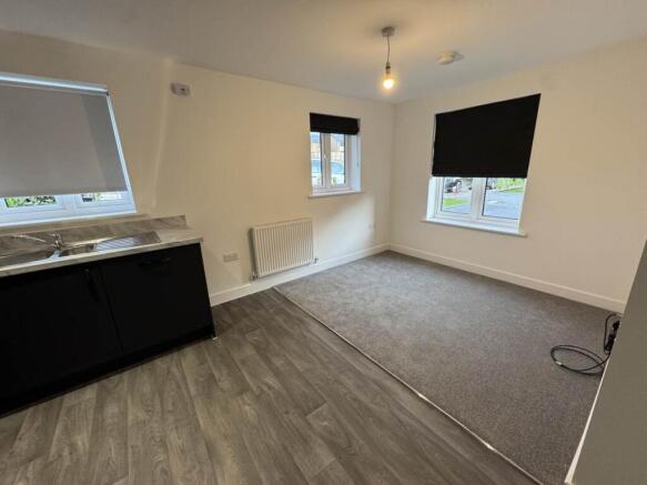 2 bed House to rent Image 8