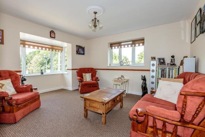 Sitting Room/Bedr...