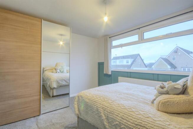 3 bed Semi-Detached for sale Image 6