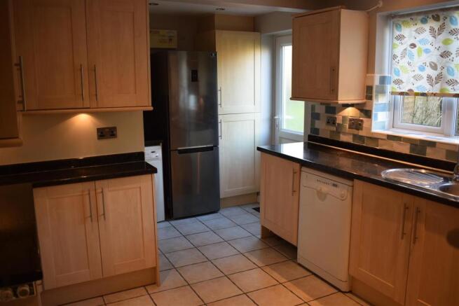Kitchen 1.jpg