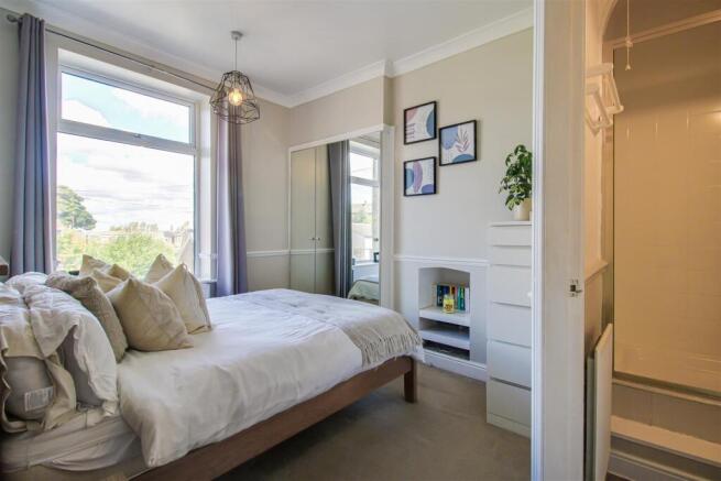 2 bed Terraced for sale Image 6