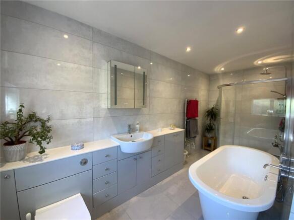 Ensuite