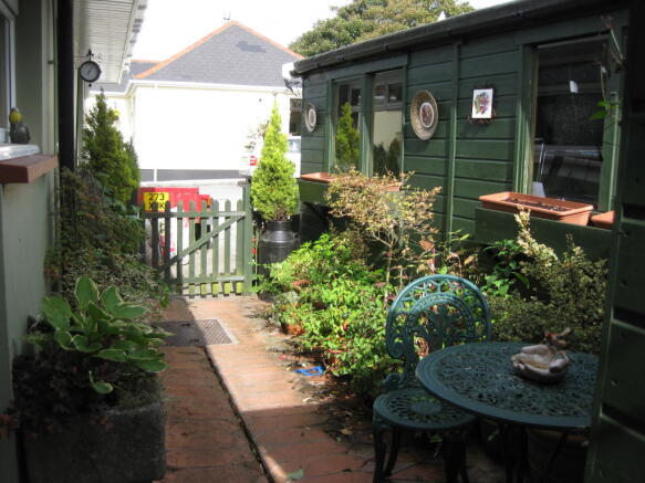 Photo 12