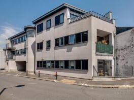 4, Emma Place Ope, Plymouth PL1 3FD