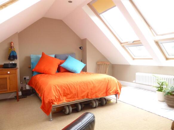 6 Horsesoe Road 033.