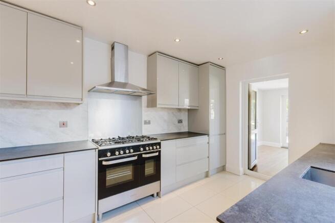 Kitchen 1.jpg