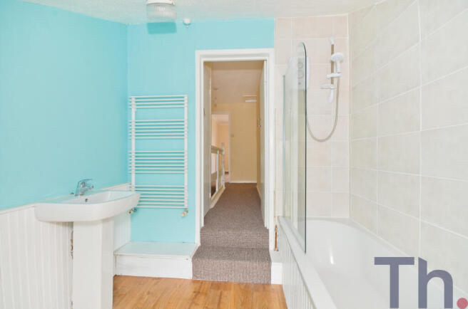Bathroom (2).JPG