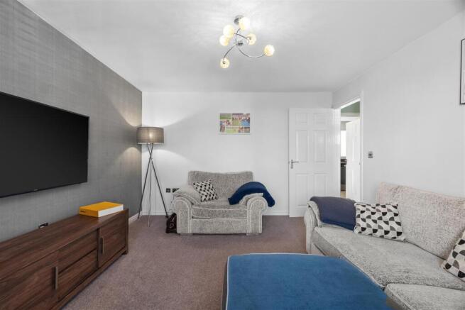 4 bed Detached for sale Image 10