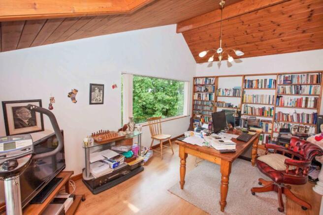 Bedroom 4 (Office)