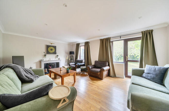 1438428-6-69e1209...