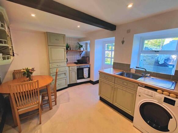 2 bed Cottage for sale Image 8