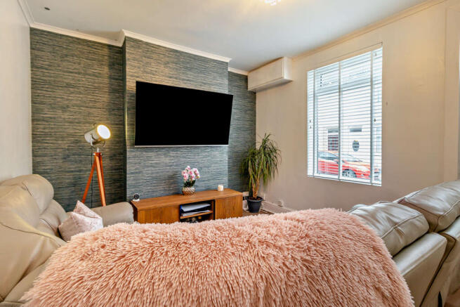 3 bed Terraced for sale Image 5