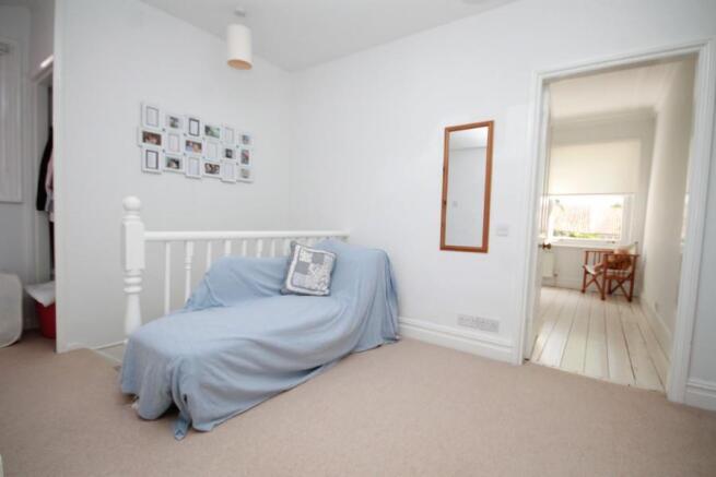 FIRST FLOOR LANDING
