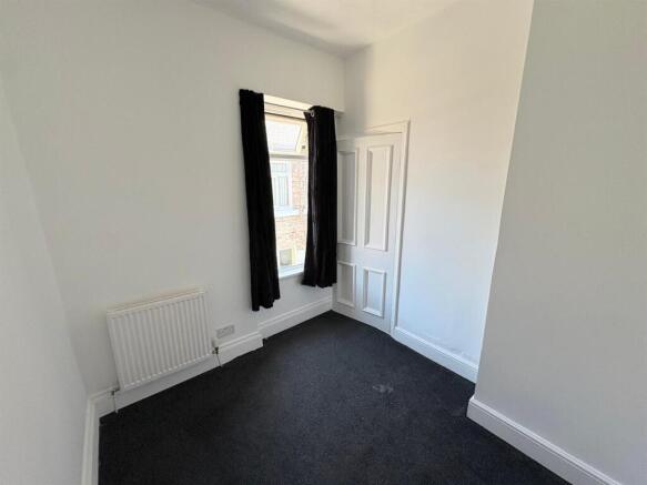 4 bed Terraced for sale Image 11