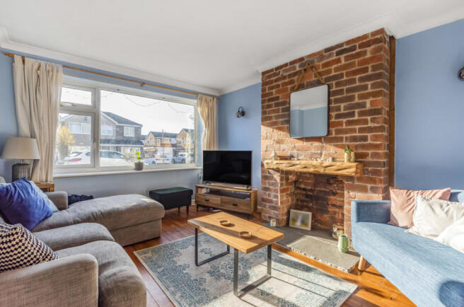 825913 (1).jpg