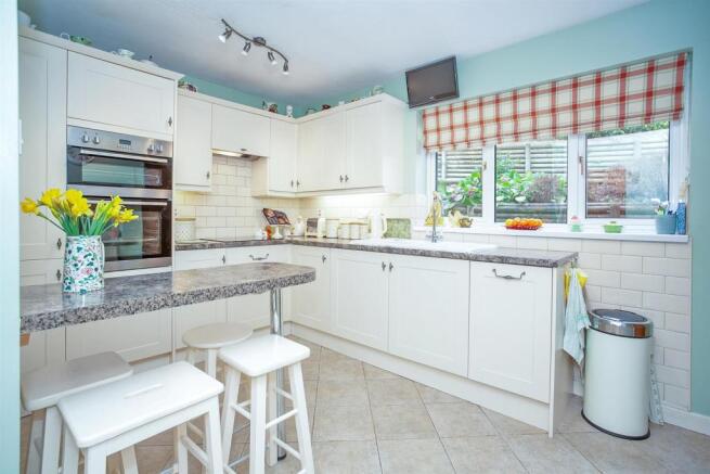 Breakfast Kitchen 1.jpg