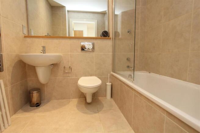 Bathroom.JPG