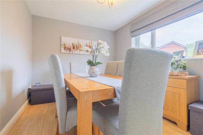 5 bed Detached for sale Image 10