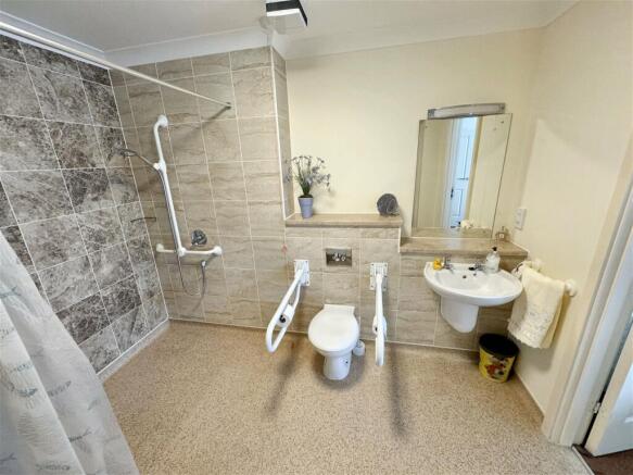 Photo 10