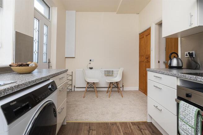 2 bed Semi-Detached for sale Image 10