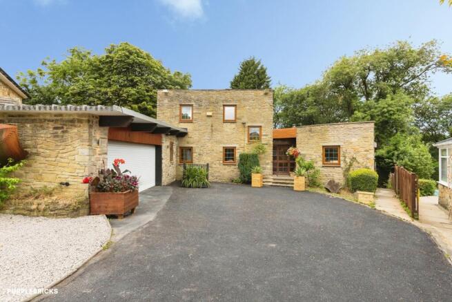5 bed Detached for sale Image 5