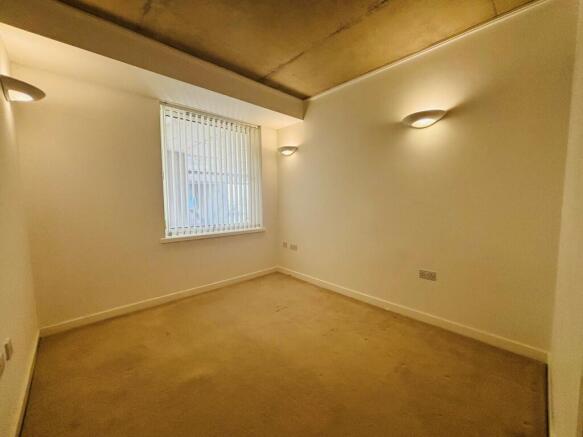 2 bed Apartment to rent Image 6