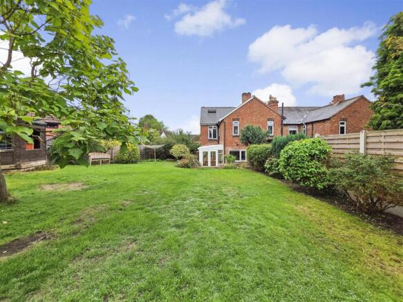 3-bed terraced on Redhill Road, Arnold, Nottingham, £250,000