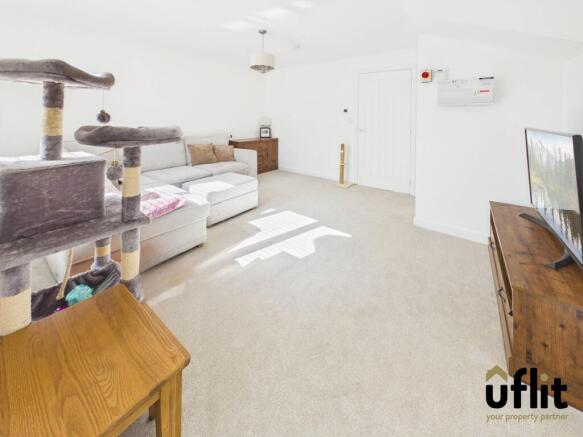 3 bed Semi-Detached for sale Image 5
