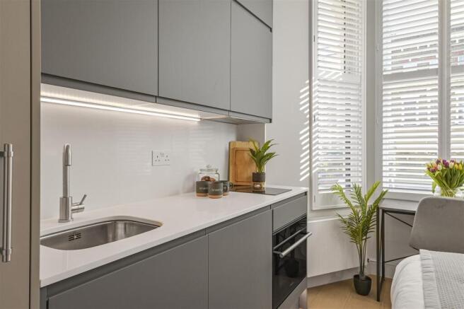 One Stay - Studio 7 - Kitchenette - Image 3.jpg