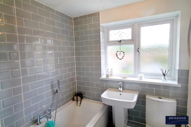 11. BATHROOM.jpg