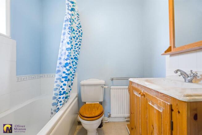 En-Suite Bathroom