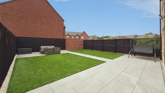 4 bed Detached for sale Image 12